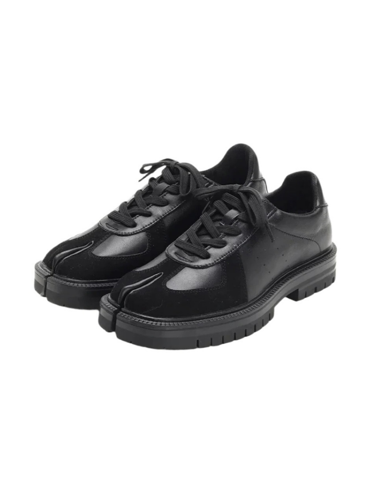 Core Split Sneaker