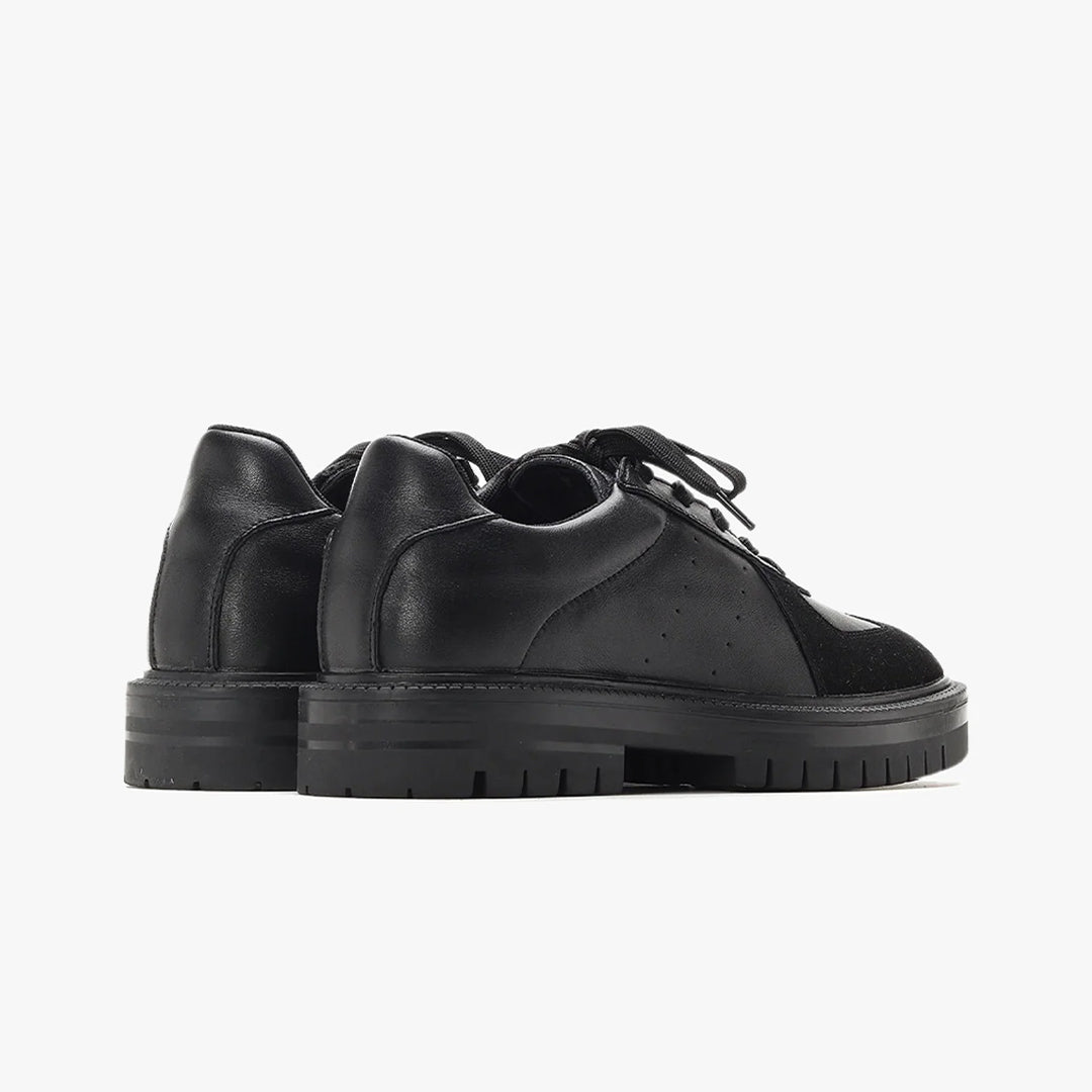 Core Split Sneaker